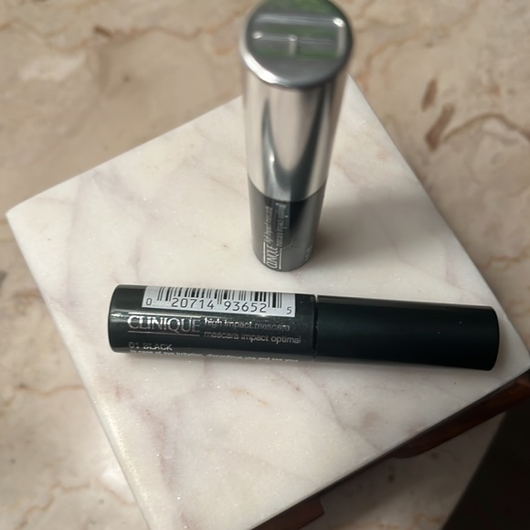 Two brand new Clinique.Massacrer’s.High impact 01 Black color. - Picture 4 of 4